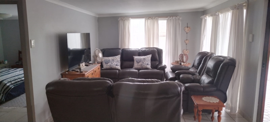 2 Bedroom Property for Sale in Hartenbos Central Western Cape